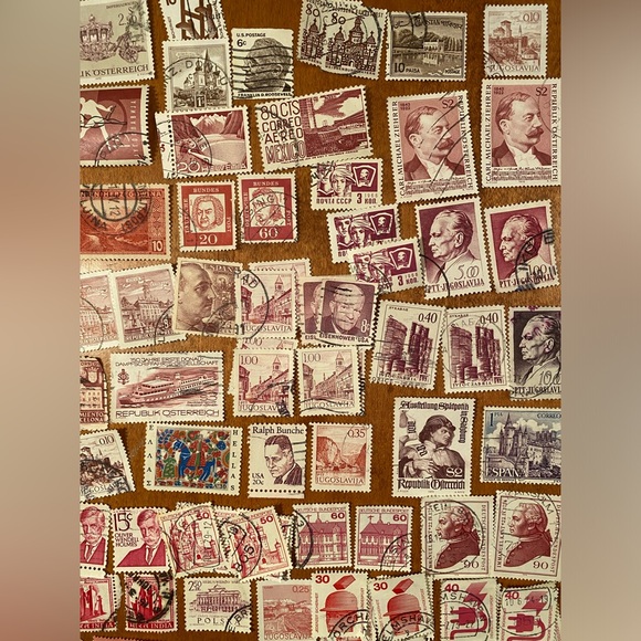 Vintage international & USA Postal Stamps - over 100 postmarked. Reds#1 - Picture 5 of 7